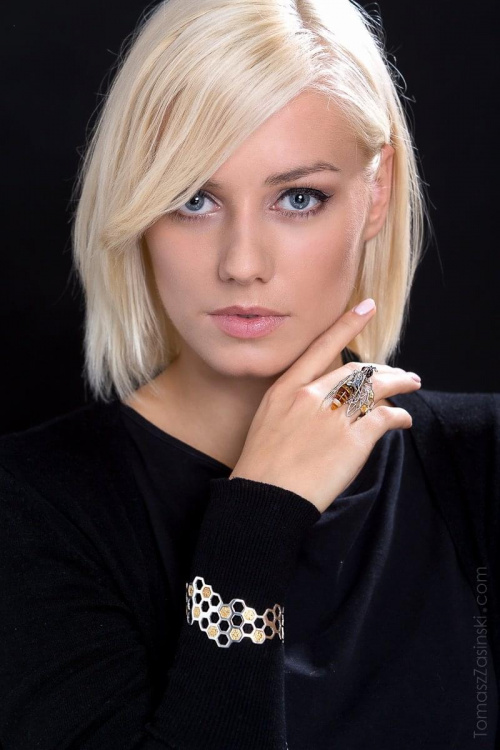 [Obrazek: 4938ba7593531939med.jpg]