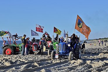 ZLOT MIŁOŚNIKÓW STARYCH TRAKTORÓW - ŁAZY #Łazy #Mielno #Zlot #traktor #ciągnik #Ursus #Fotosik #wojtekwrzesien #WojciechWrzesień