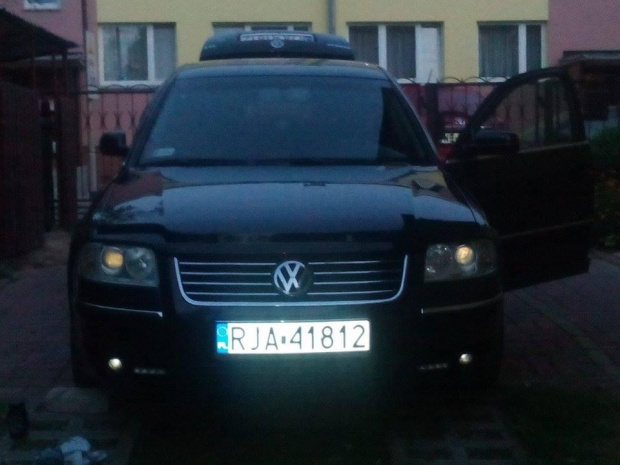 Owiewka szyby przedniej Passat b5 fl