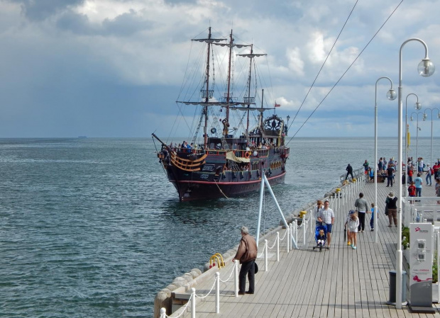"Pirat" służy wyciczkom na całym polskim Bałtyku, a najwięcej na Zatoce Gdańskiej #żaglowiec #statek #atrakcja #wycieczkowiec