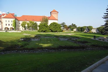 Relikty kościoła św. Michała na Wawelu #dziedziniec #Wawel