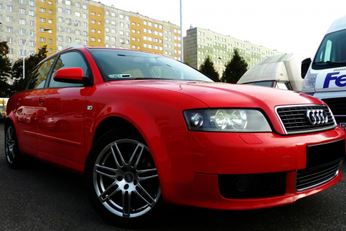 AUDI A4 B6 AVANT Brilliant Red LY3J