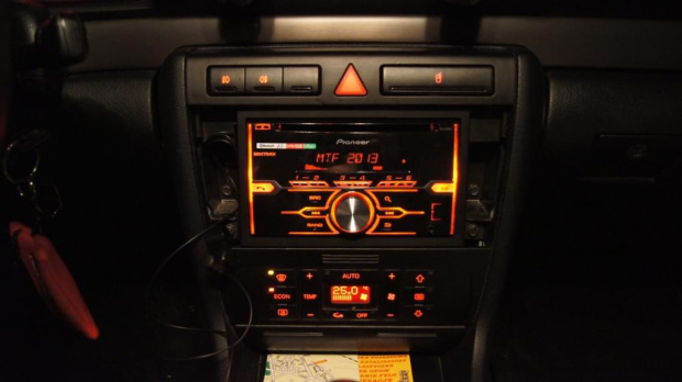 Pioneer FH-X720BT do Audi A4 b5