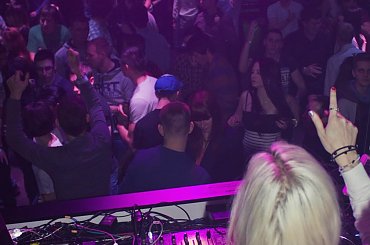 DJ Mirjami @ EnJoy Club Slovakia #club #DjSet #djane #dziewczyny #EnJoy #gig #girls #impreza #imprezowo #klub #Mirjami #party #pioneer #Słowacja #tancerka #taniec