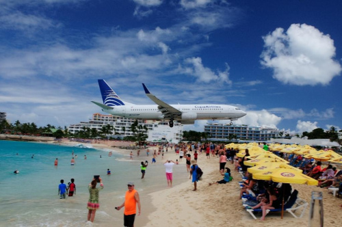 St. Martin #samolot #plaża #lądowanie #ludzie #karaiby #stmartin