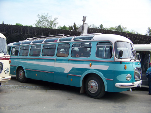 Turystyczny autobus Škoda 706 RTO LUX #SkodaRTO #wojsko #Czechy #JelczLux #oldtimery